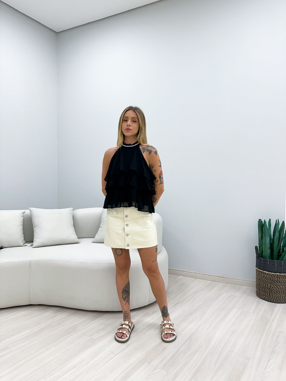 BLUSA AMÉLIA BABADOS PRETA