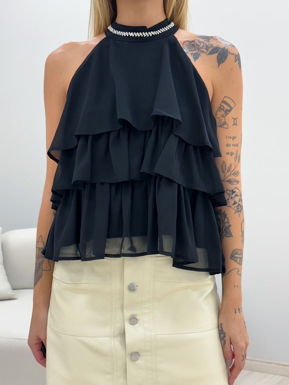 BLUSA AMÉLIA BABADOS PRETA