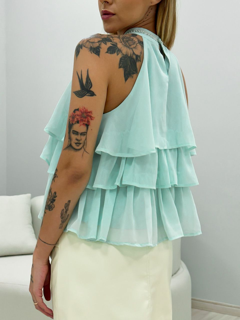 BLUSA AMÉLIA BABADOS VERDE ÁGUA