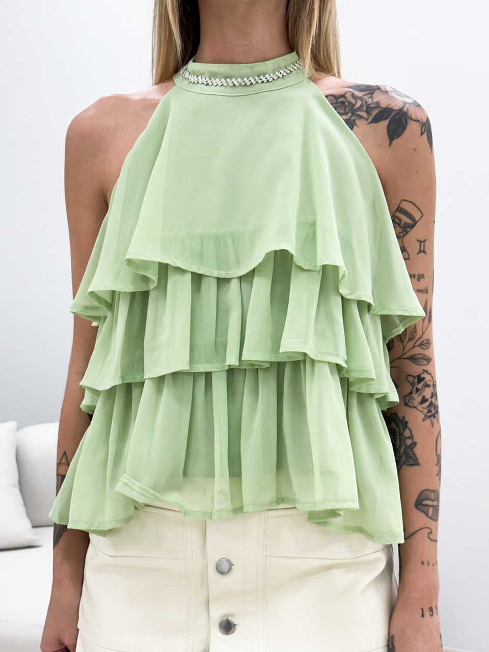 BLUSA AMÉLIA BABADOS VERDE - 0048670014 - CAROLLA FERRARO