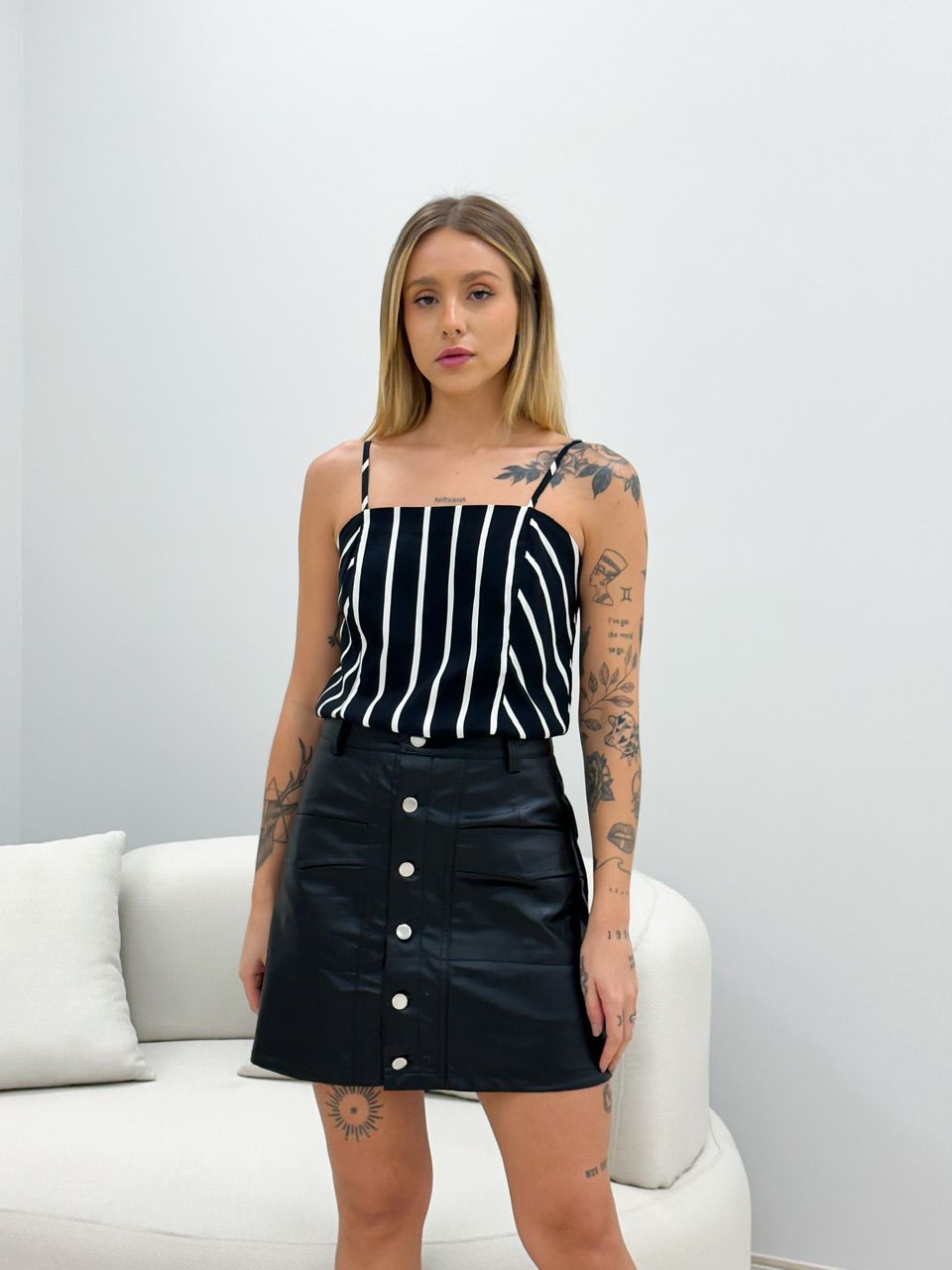 BLUSA ROBERTA ALÇA PRETO LISTRADO - 0048720262 - CAROLLA FERRARO