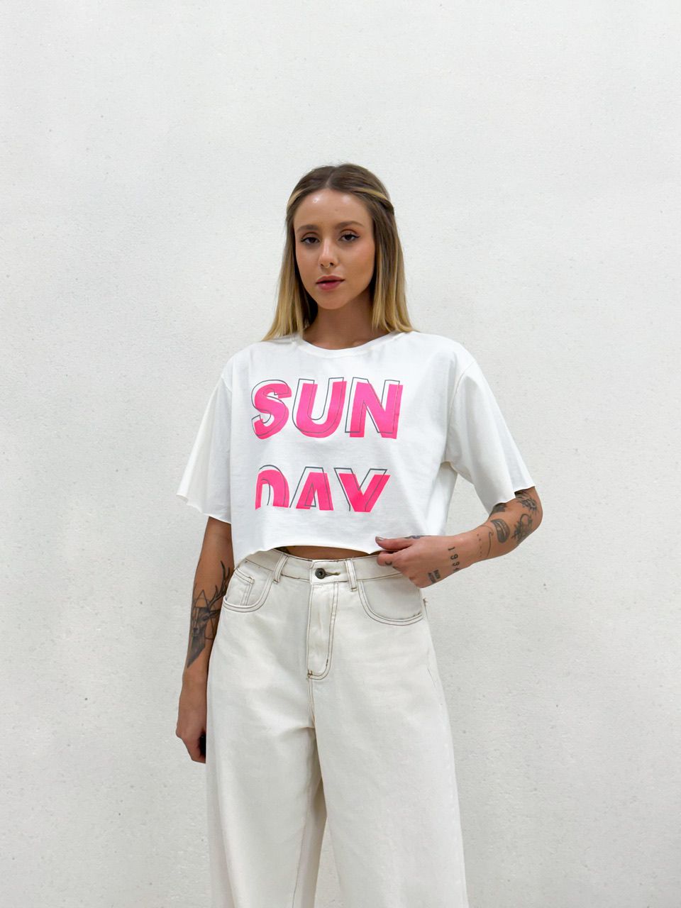 CROPPED SUN DAY OFF NEON