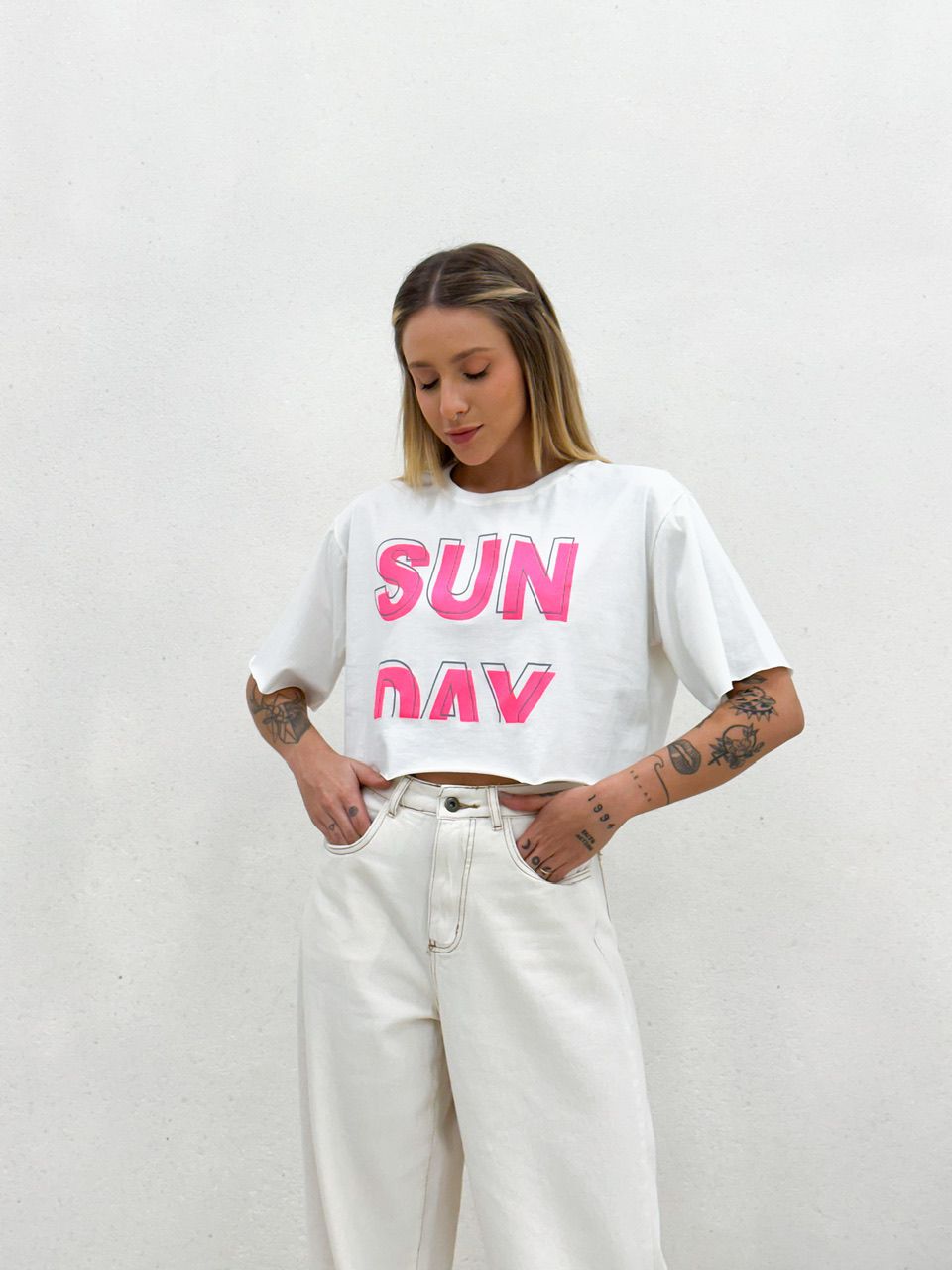 CROPPED SUN DAY OFF NEON