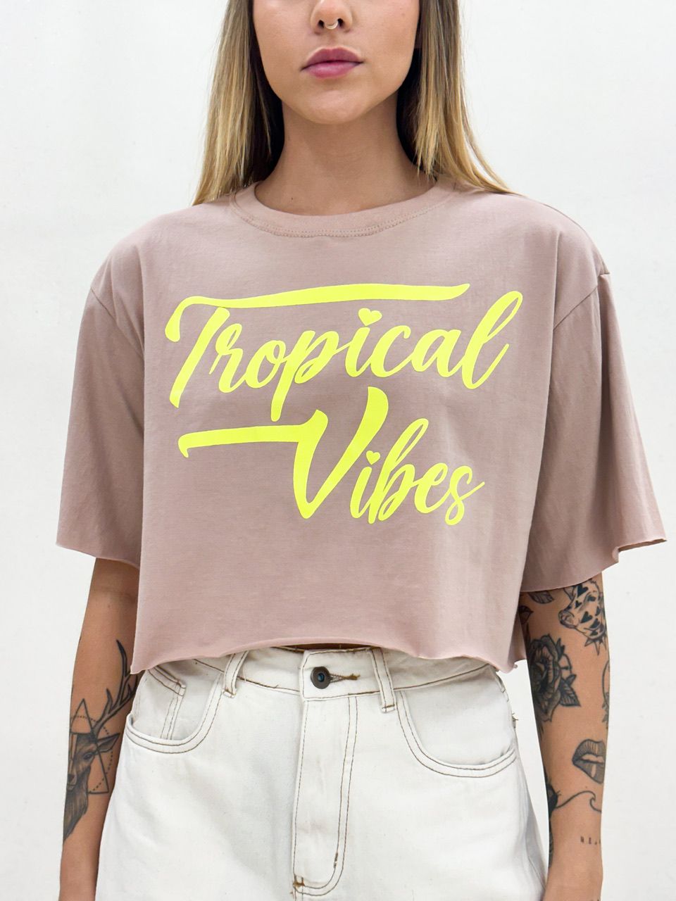CROPPED TROPICAL VIBES NUDE