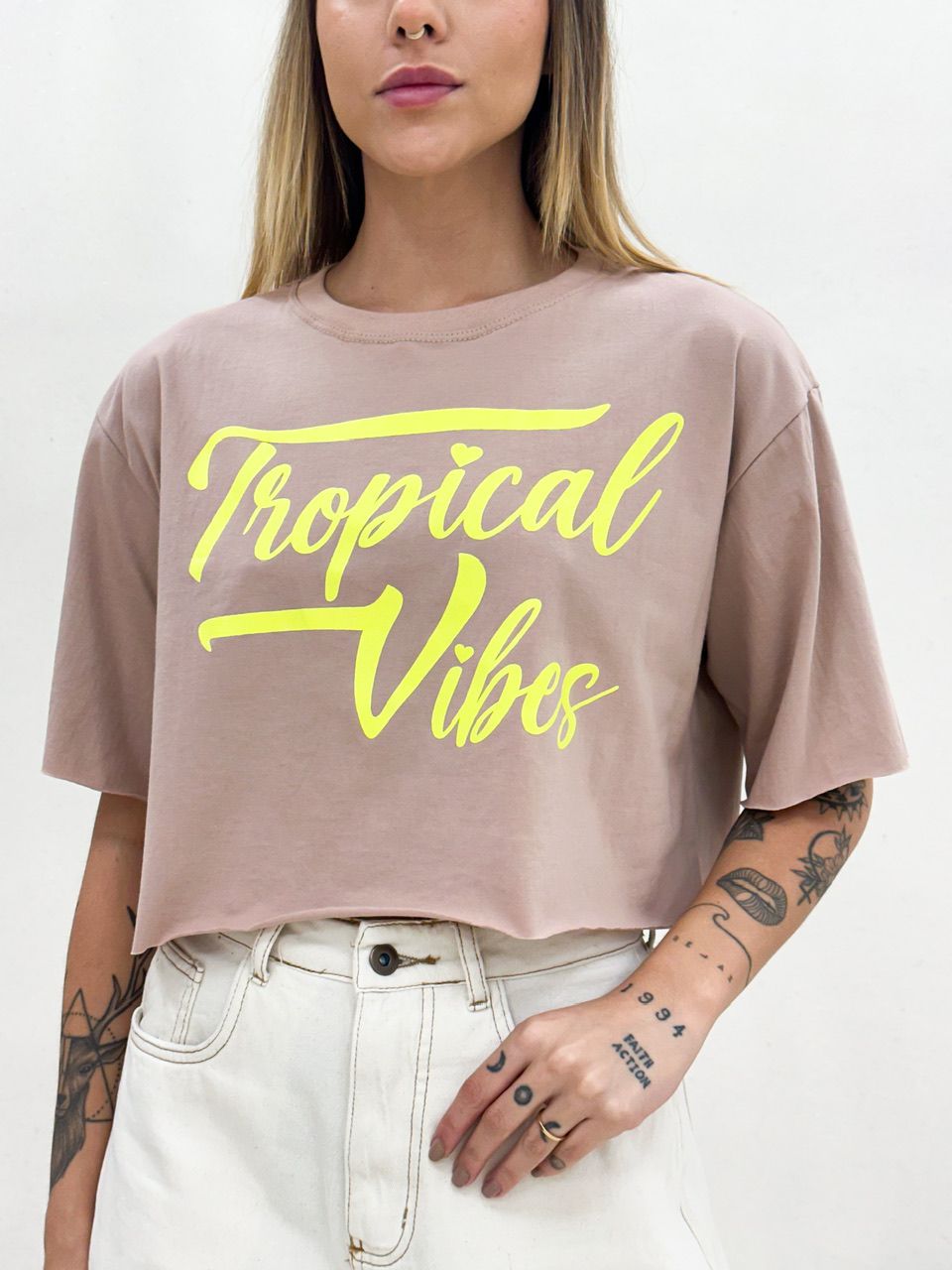 CROPPED TROPICAL VIBES NUDE