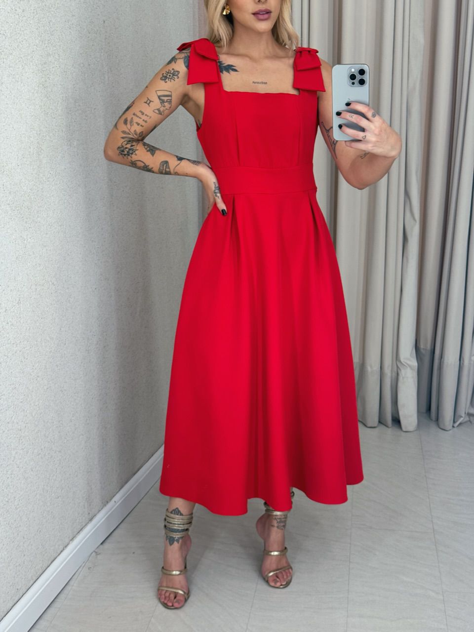 VESTIDO MARISA LAÇO VERMELHO