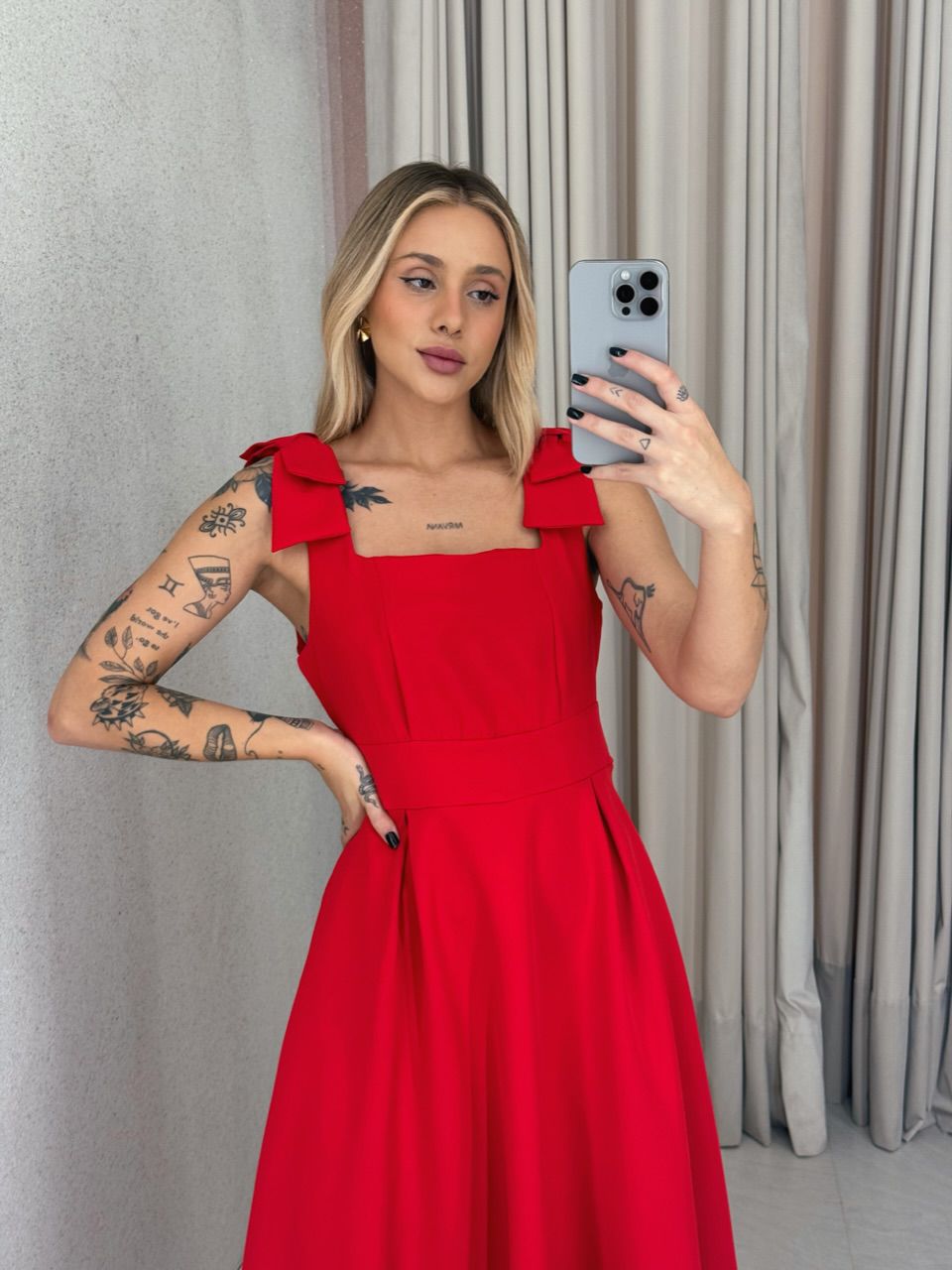 VESTIDO MARISA LAÇO VERMELHO