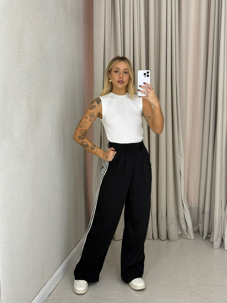 CALÇA NATALIA LISTRAS PRETA - 0062260033 - CAROLLA FERRARO