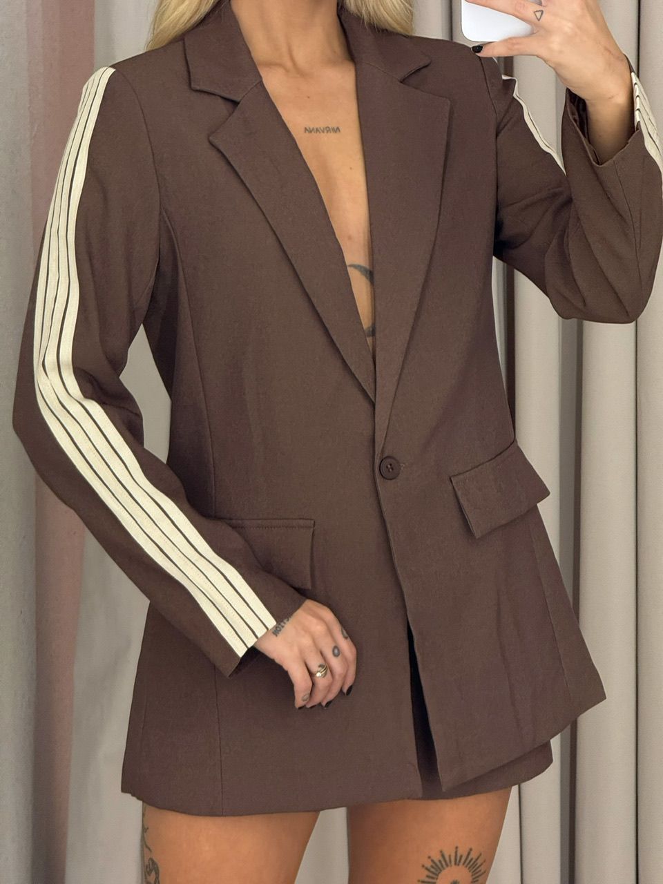 CONJUNTO MARCIA LISTRAS MARROM