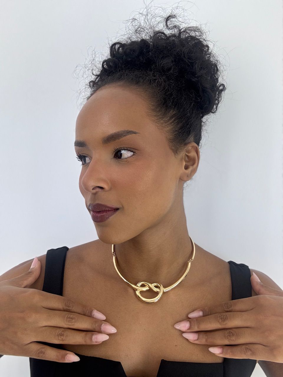 CHOKER ISABEL NÓ DOURADA