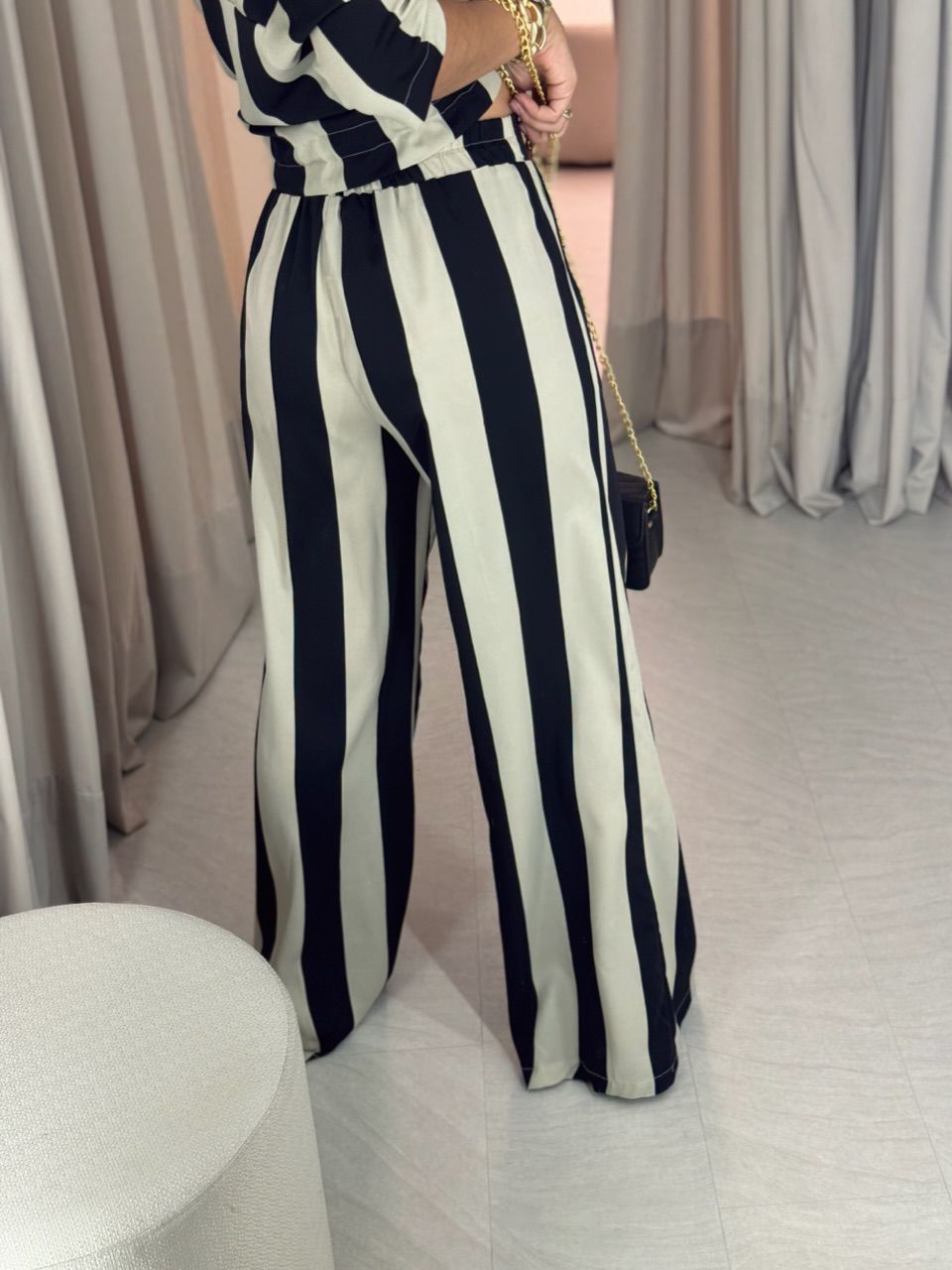 CALÇA MEG LISTRADA PRETA
