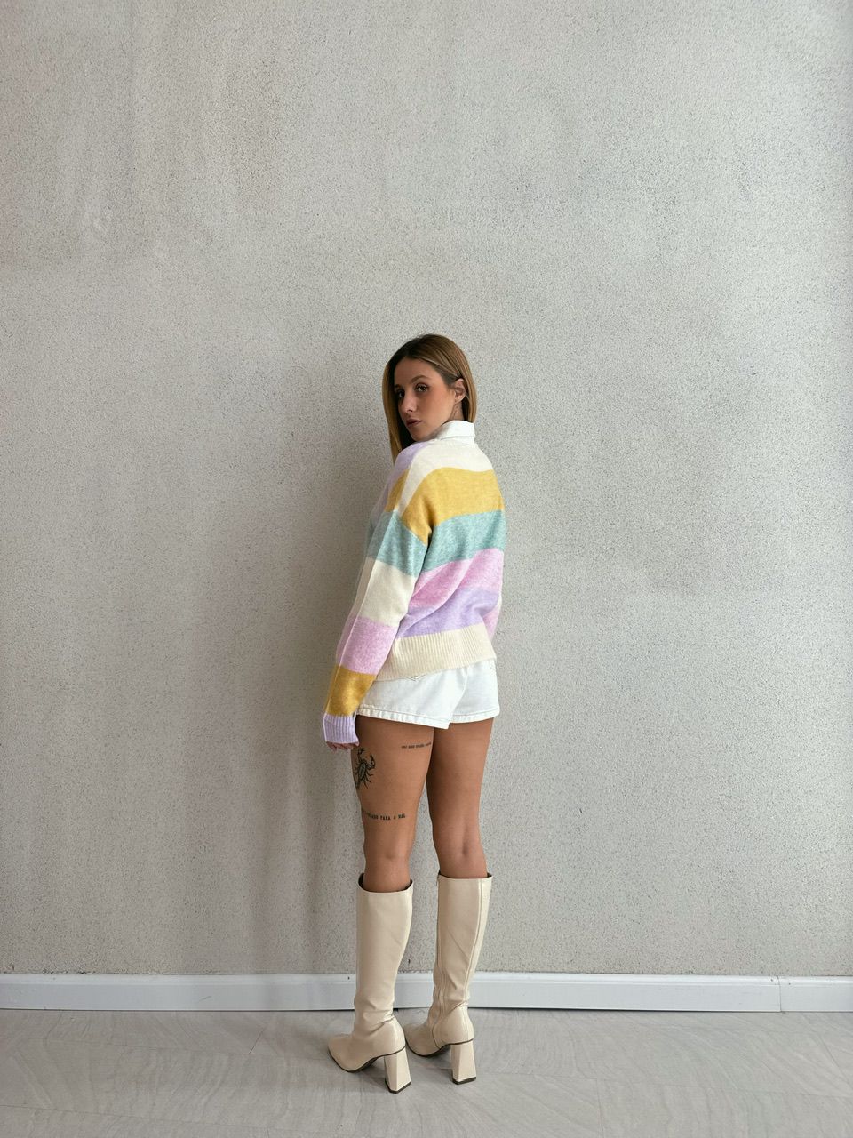 TRICOT LEVE LISTRAS NUDE