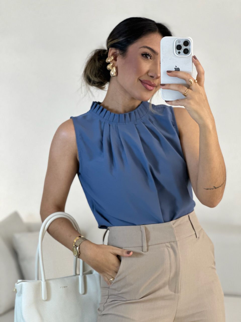 BLUSA LAVÍNIA GOLA DRAPEADA AZUL PETROLEO - 005534... - CAROLLA FERRARO