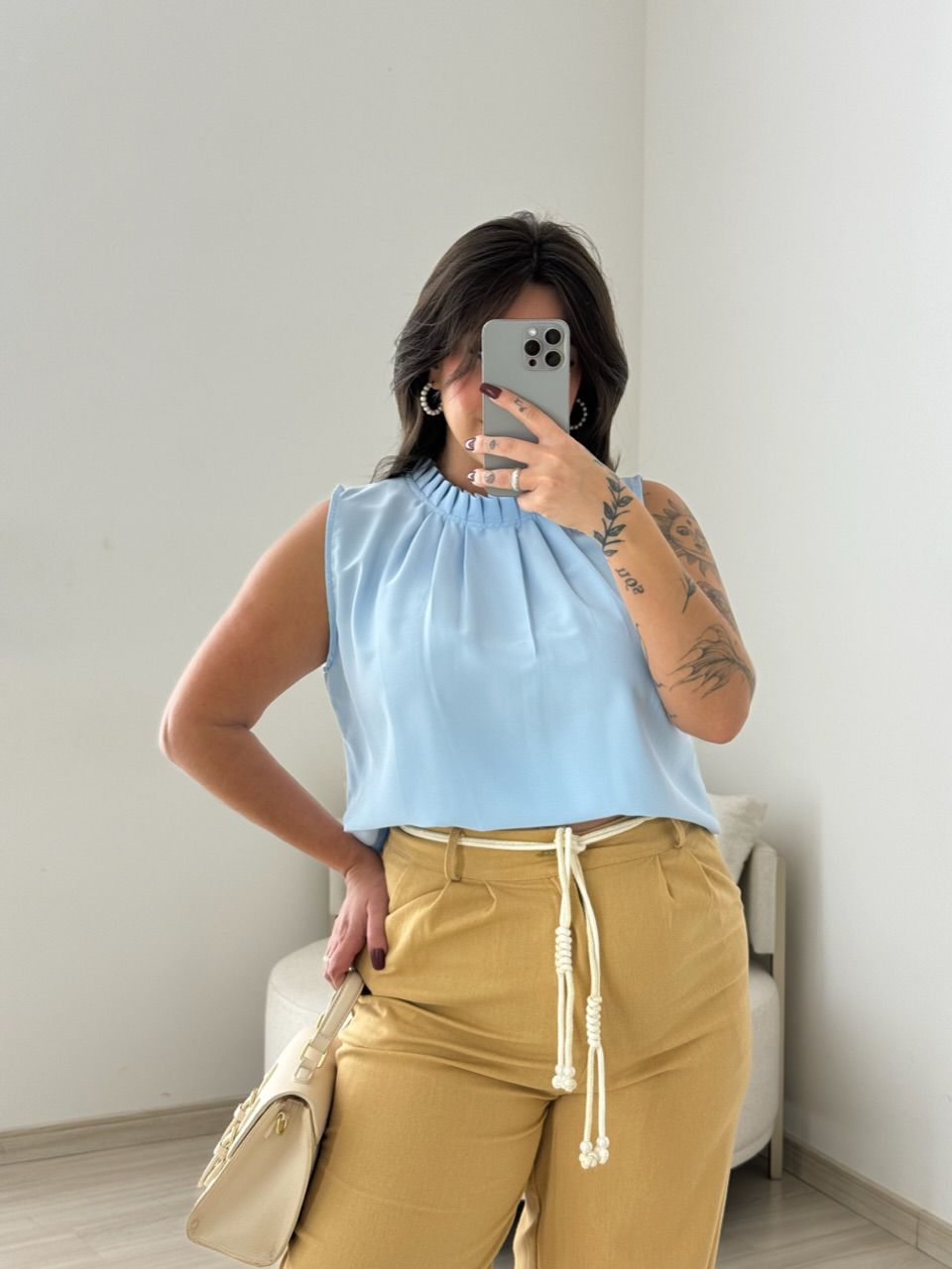 BLUSA LAVÍNIA GOLA DRAPEADA BABY BLUE