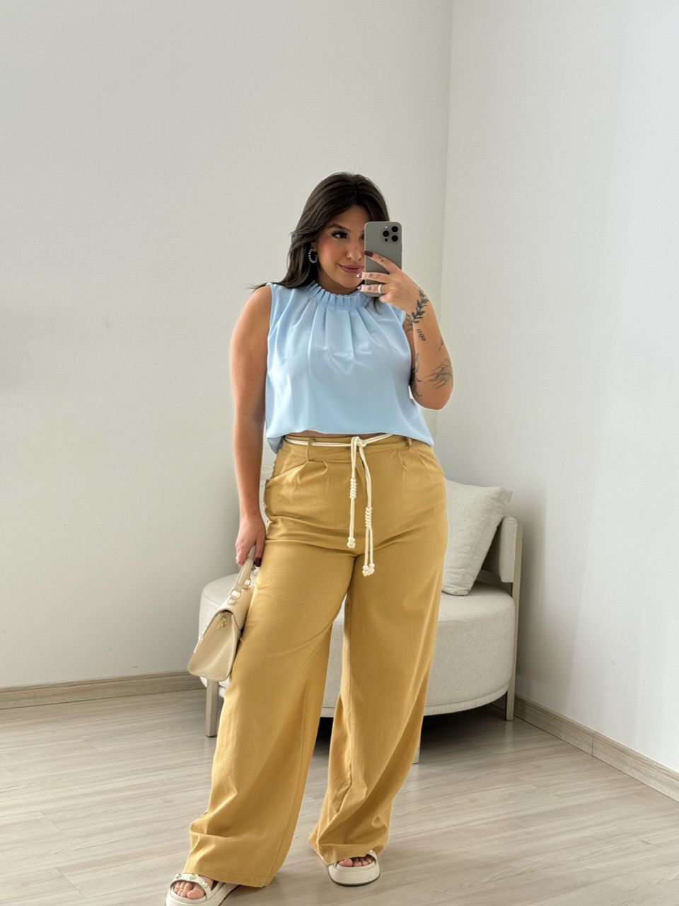 BLUSA LAVÍNIA GOLA DRAPEADA BABY BLUE