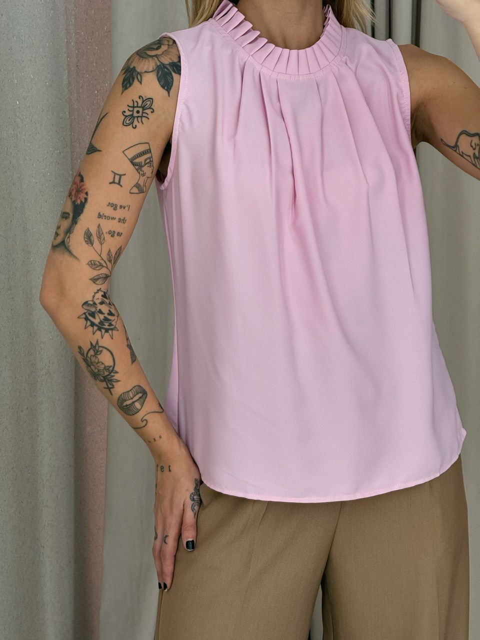 BLUSA LAVÍNIA GOLA DRAPEADA BABY PINK