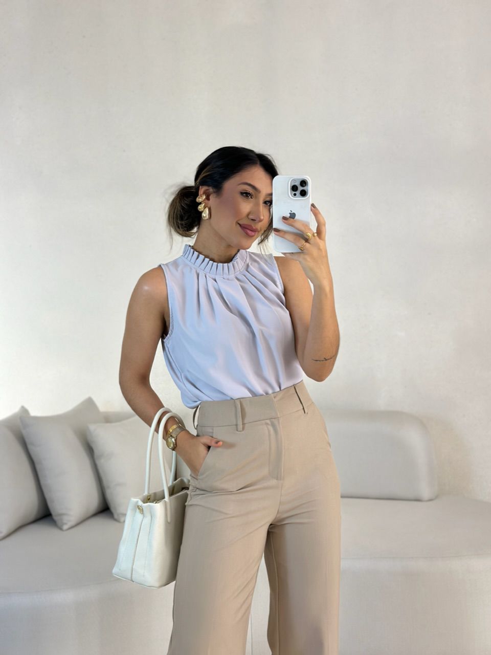 BLUSA LAVÍNIA GOLA DRAPEADA CINZA CLARO