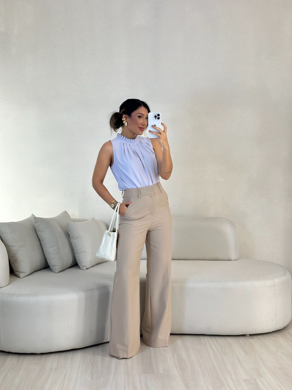 BLUSA LAVÍNIA GOLA DRAPEADA CINZA CLARO