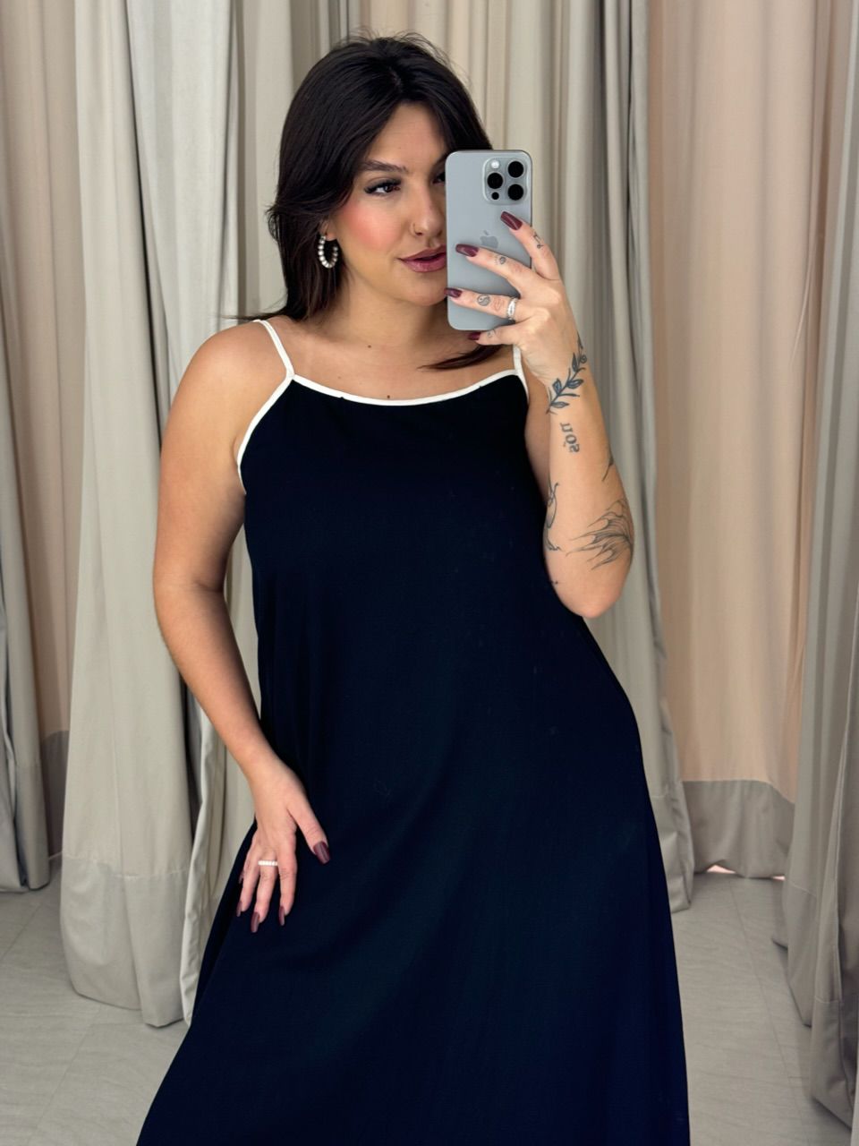 VESTIDO ANA JÚLIA LINHO PRETO