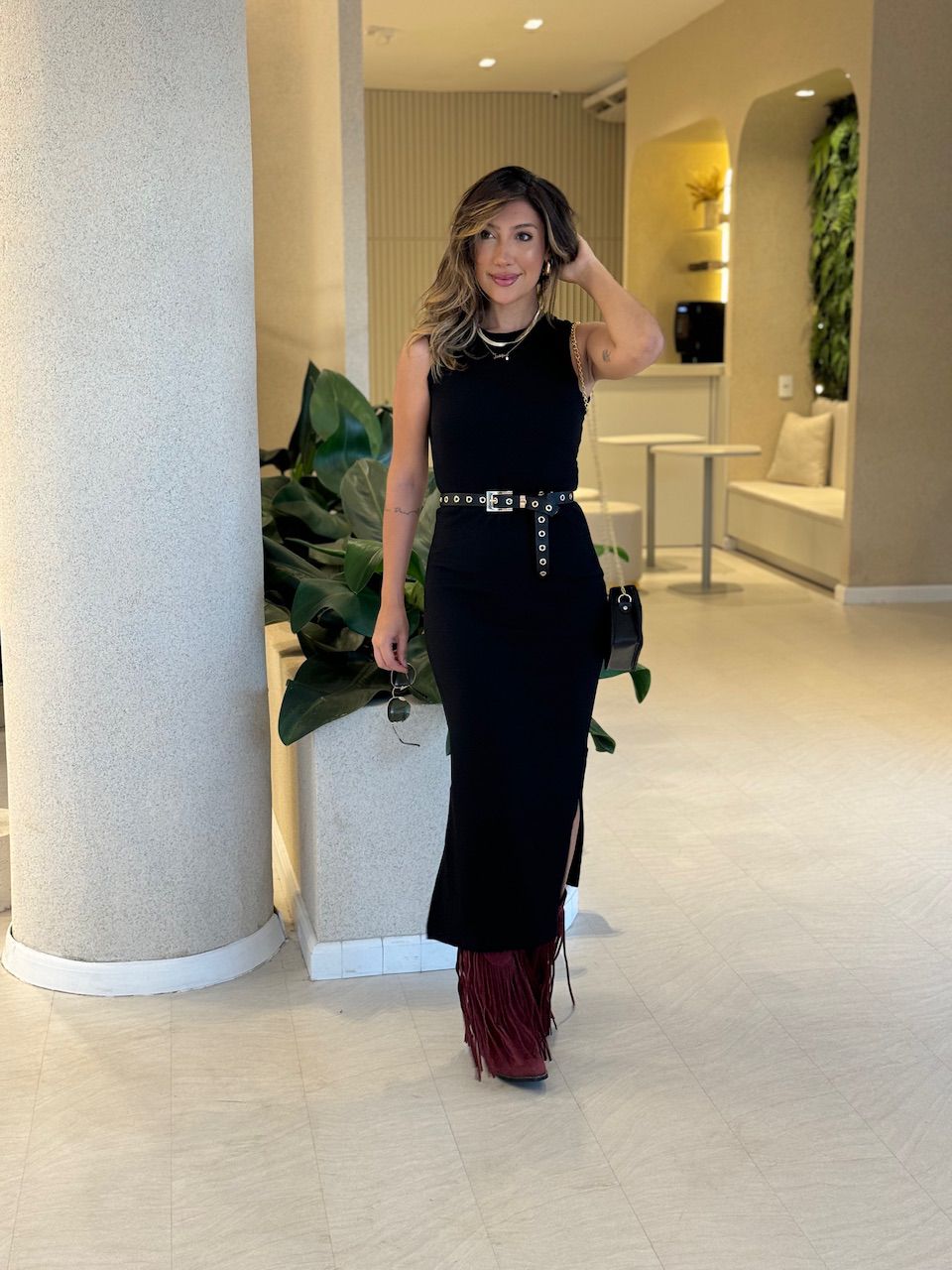VESTIDO ANA VITÓRIA LISO PRETO