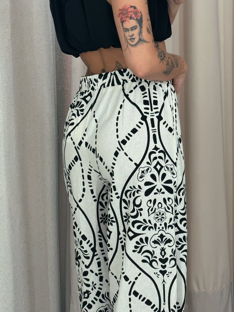  CALÇA PALOMA LINHO ESTAMPADA PRETA