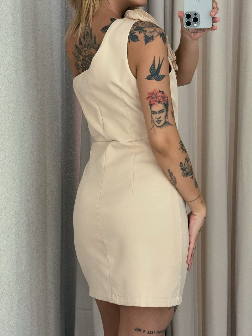 VESTIDO LANA CURTO NULA MANGA NUDE