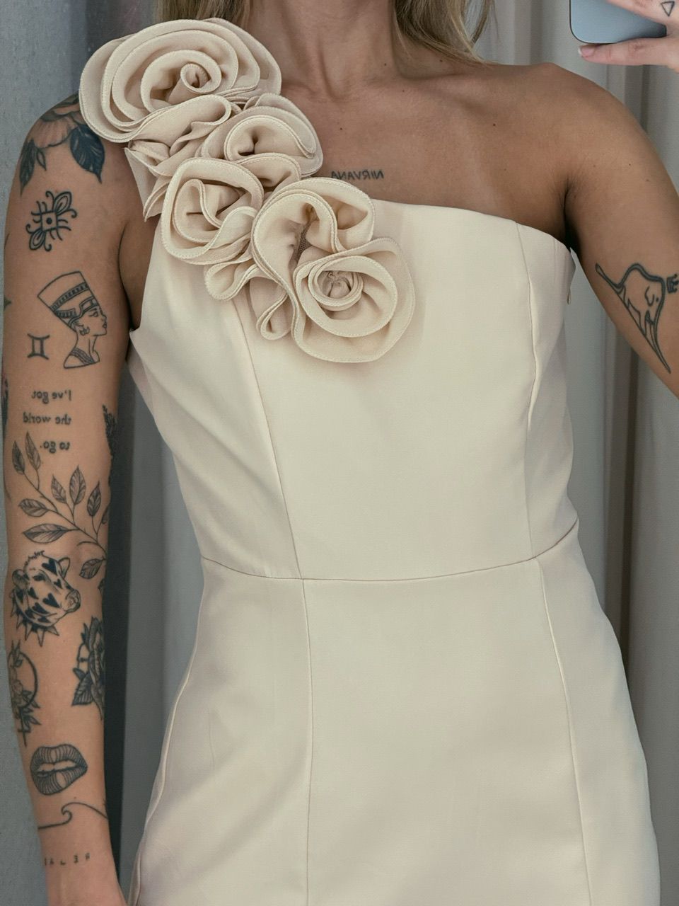 VESTIDO LANA CURTO NULA MANGA NUDE