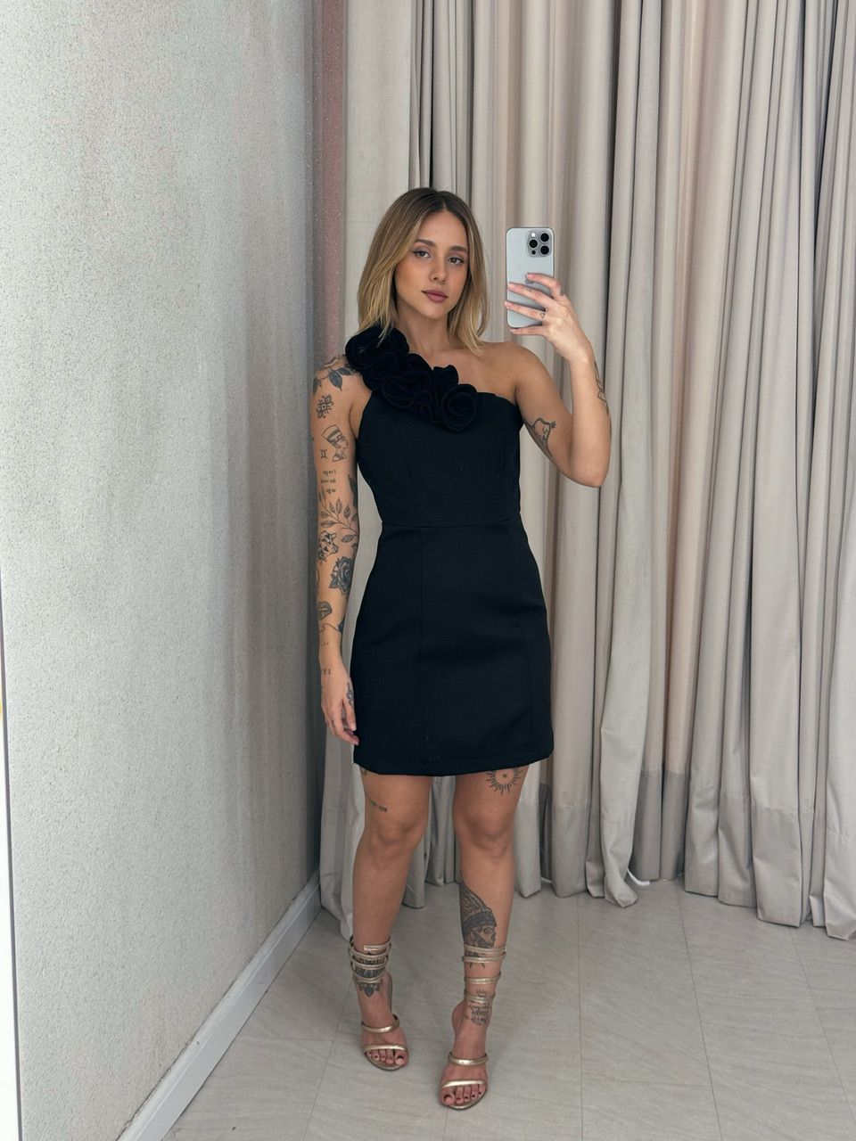 VESTIDO LANA CURTO NULA MANGA PRETO - 0057340032 - CAROLLA FERRARO