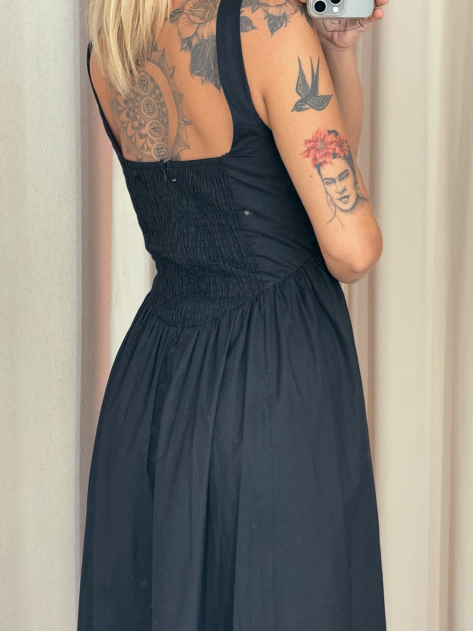 VESTIDO LAILA LONGUETE PRETO