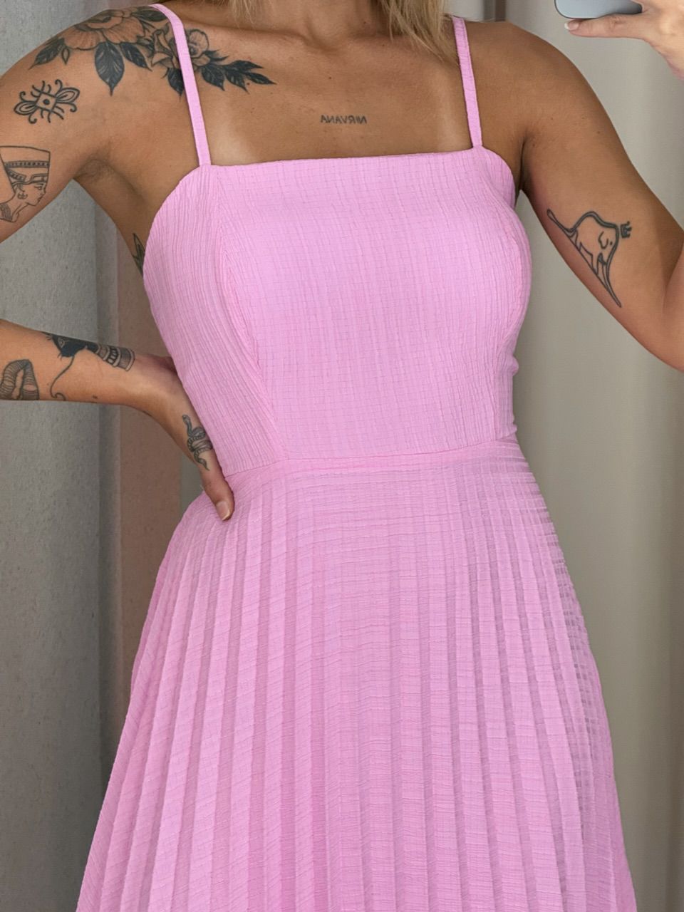 VESTIDO ALINE PLISSADO ROSA