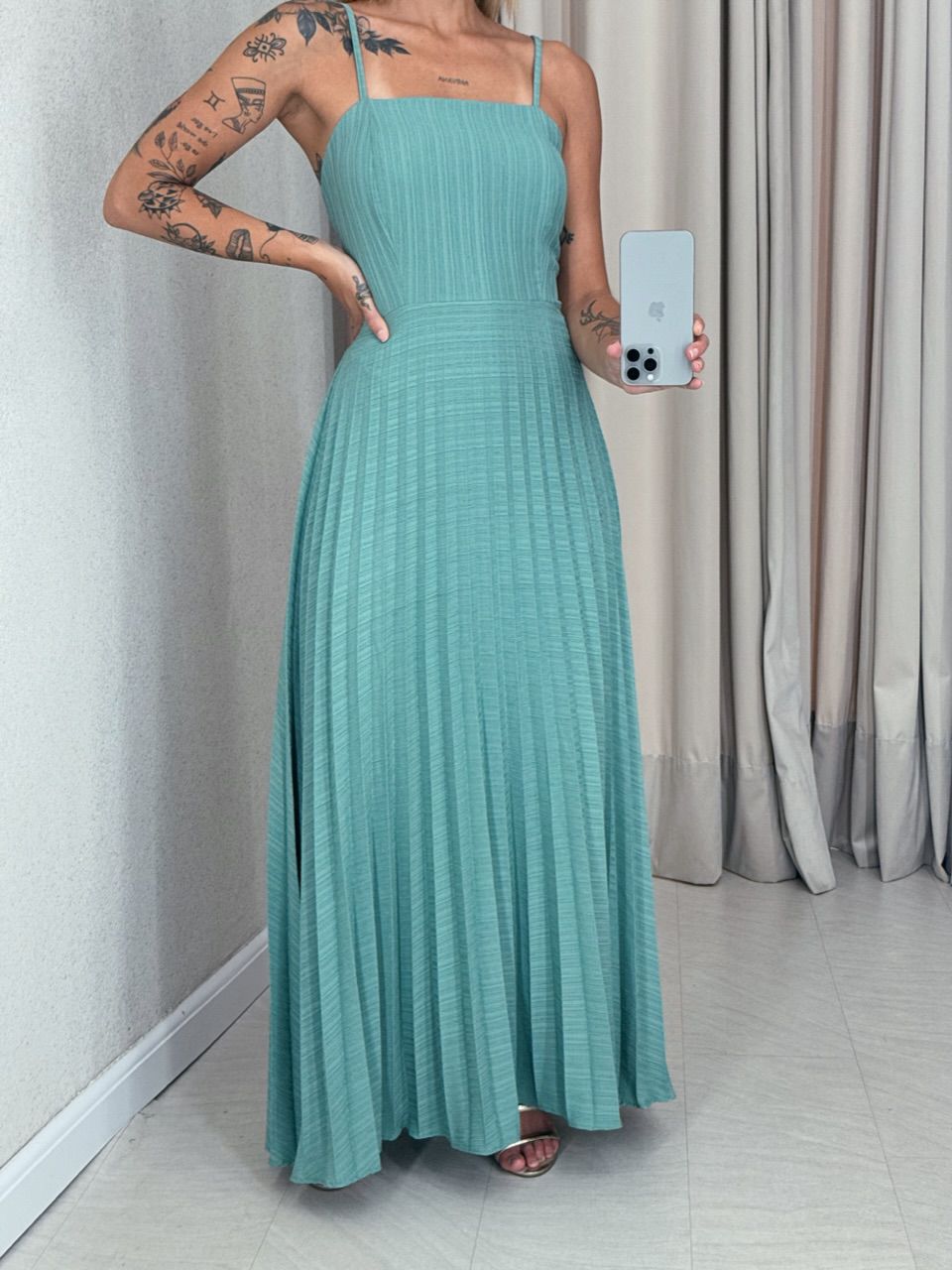 VESTIDO ALINE PLISSADO PISTACHE