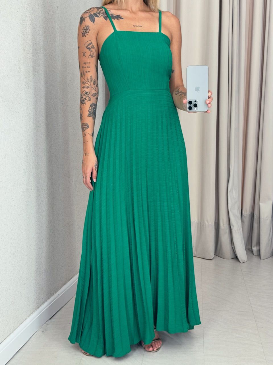 VESTIDO ALINE PLISSADO VERDE