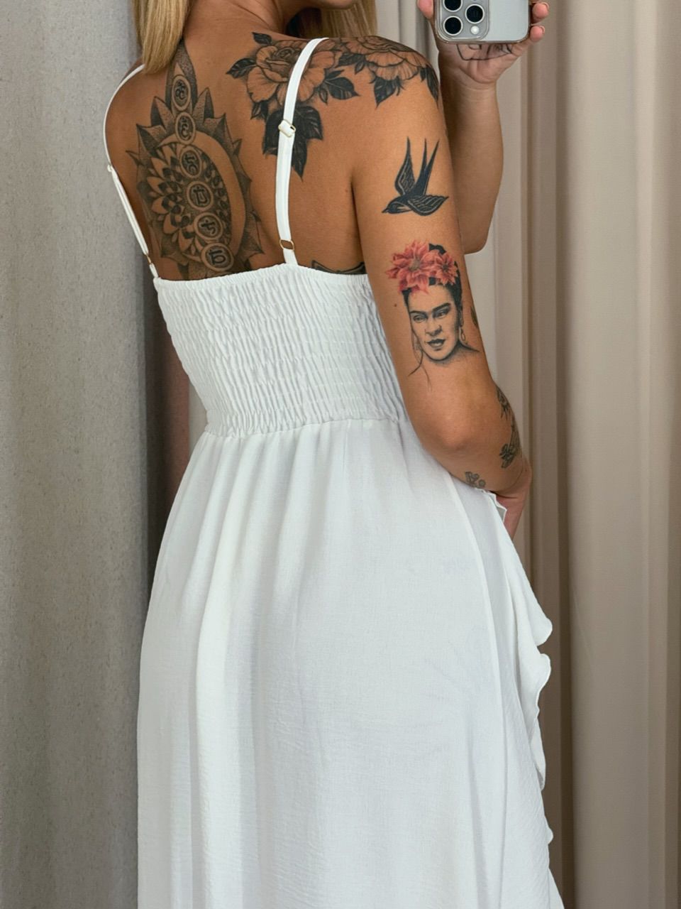 VESTIDO TÁBATA BABADOS OFF