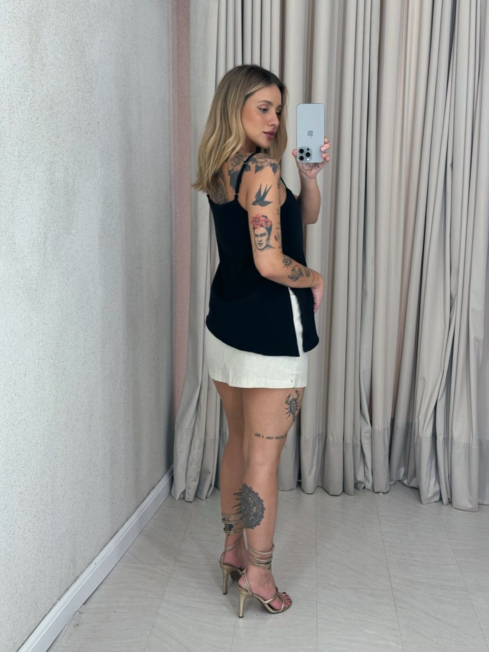 BLUSA VILMA ASSIMÉTRICA PRETA