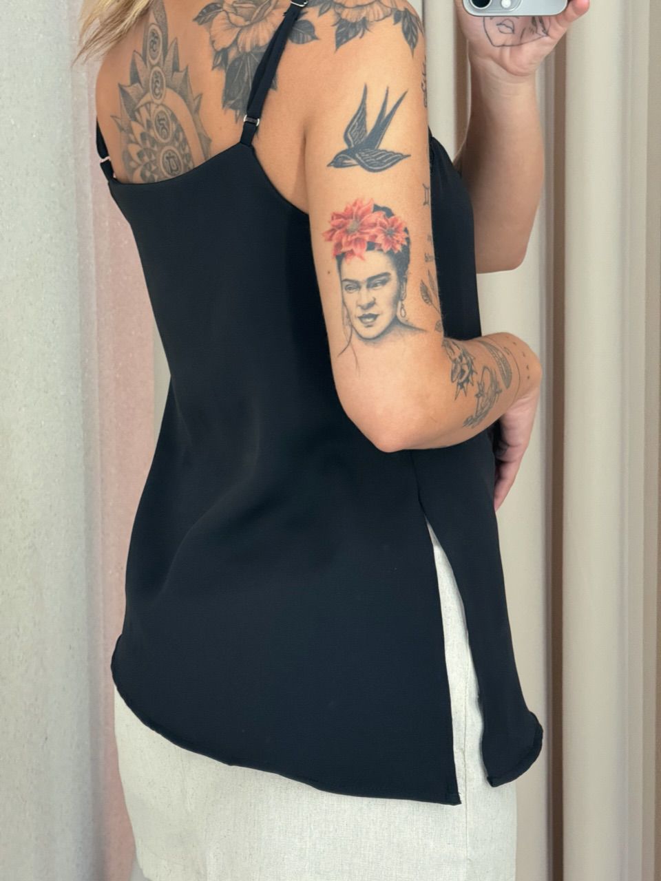 BLUSA VILMA ASSIMÉTRICA PRETA
