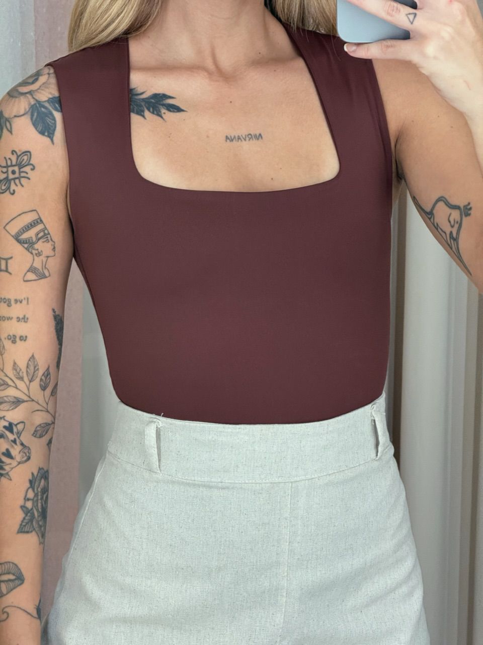 BODY JUDITE LISO MARROM