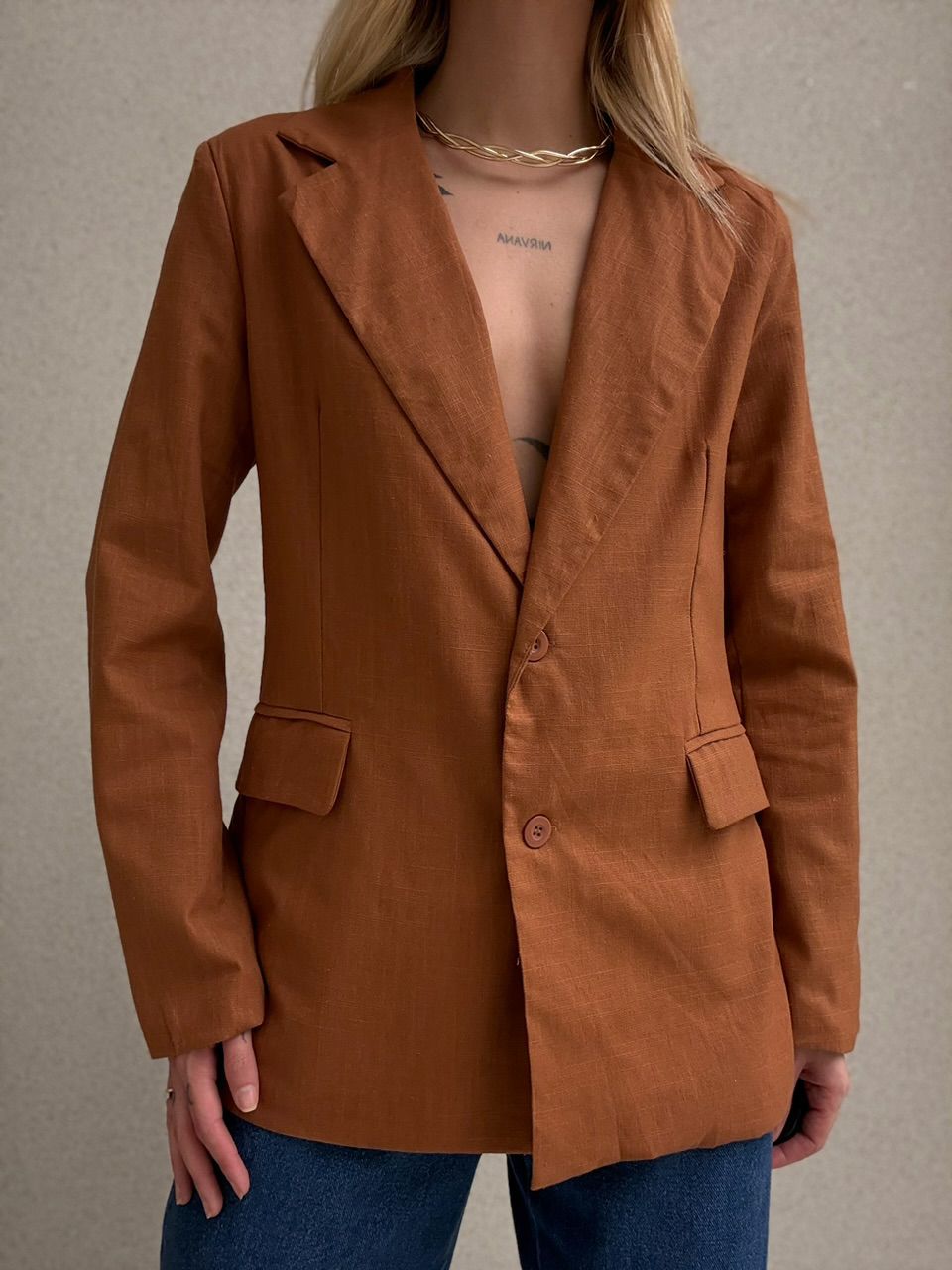 BLAZER CÉLIA LINHO CARAMELO - 0064330095 - CAROLLA FERRARO