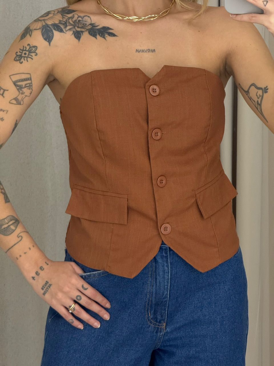 BLUSA DINAH TOMARA QUE CAIA CARAMELO