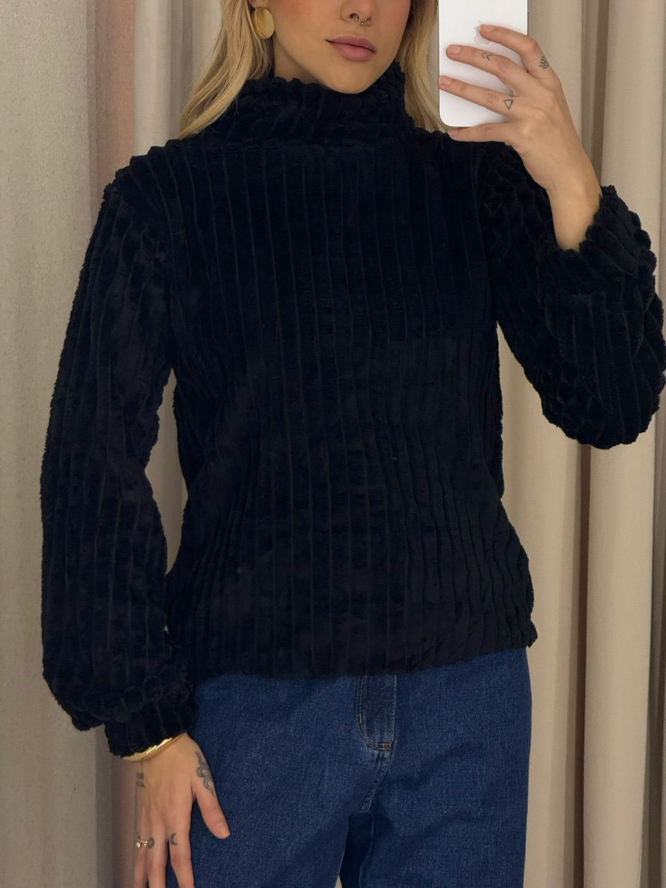 BLUSA LÚCIA PELINHOS PRETA