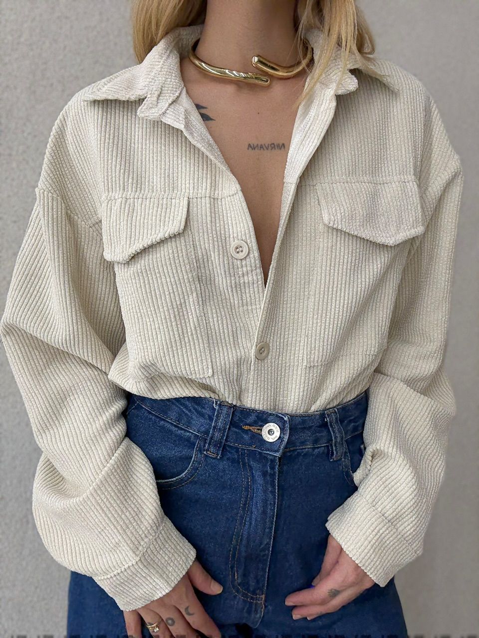 CAMISA CAETANA COTELÊ AREIA - 0064390110 - CAROLLA FERRARO