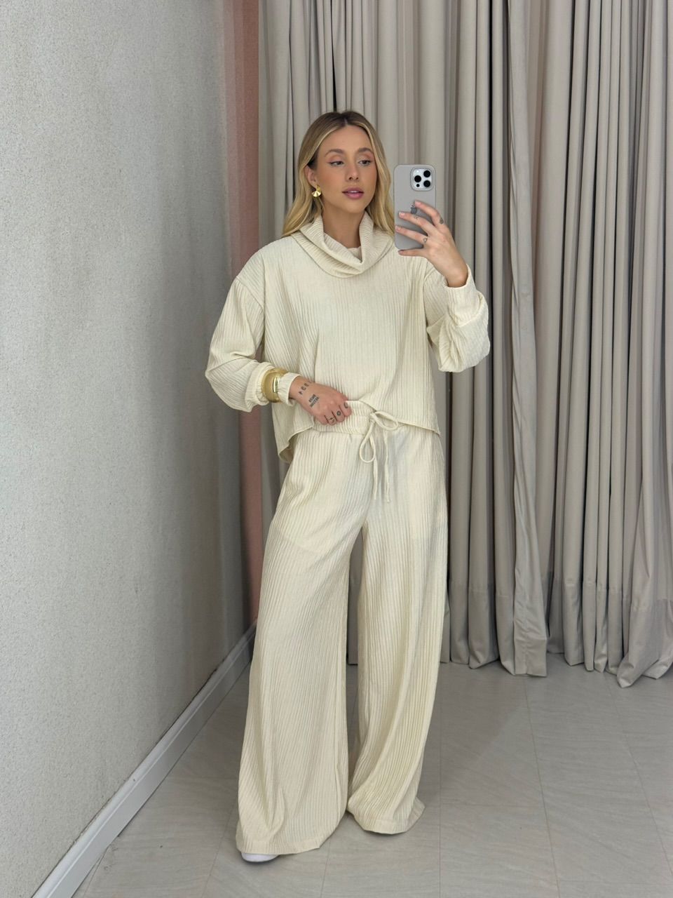 CONJUNTO ROMANA CALÇA OFF