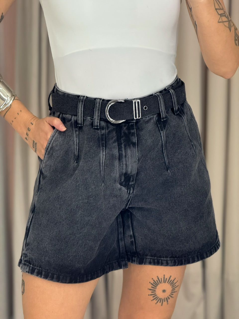 SHORT CAROLINA CINTO JEANS PRETO - 0064350335 - CAROLLA FERRARO