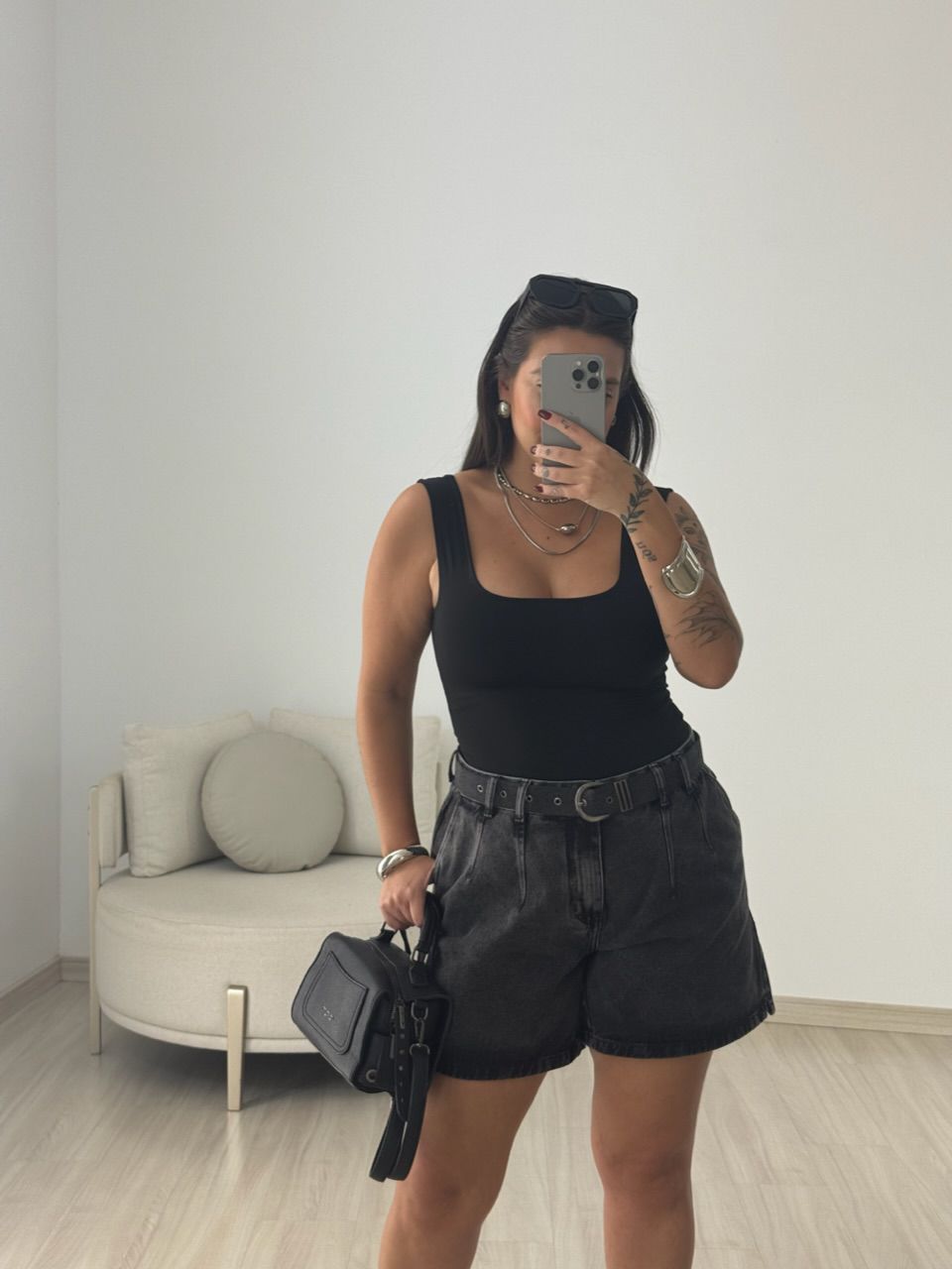 SHORT CAROLINA CINTO JEANS PRETO