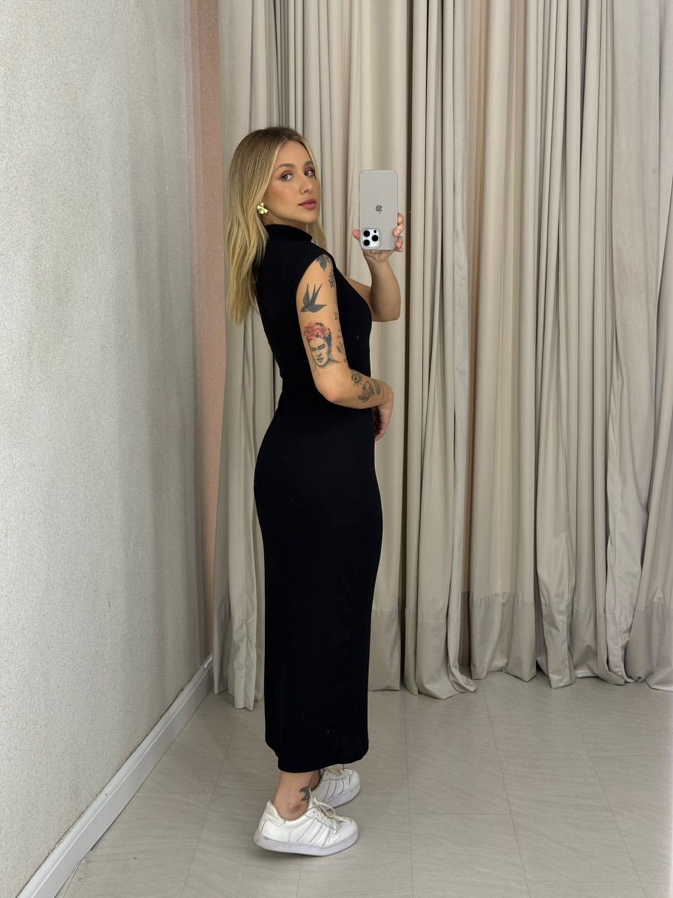 VESTIDO DENISE CANELADO PRETO