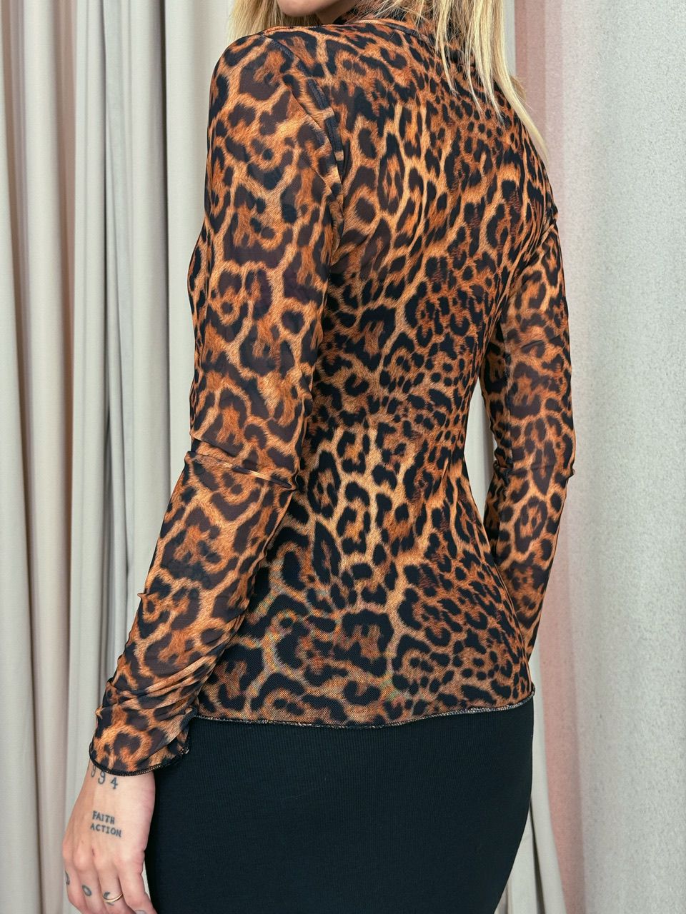BLUSA ONÇA TULE MARROM