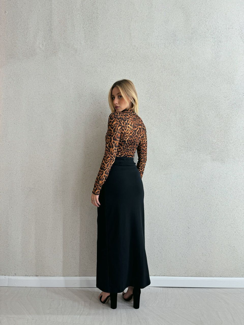 BLUSA ONÇA TULE MARROM
