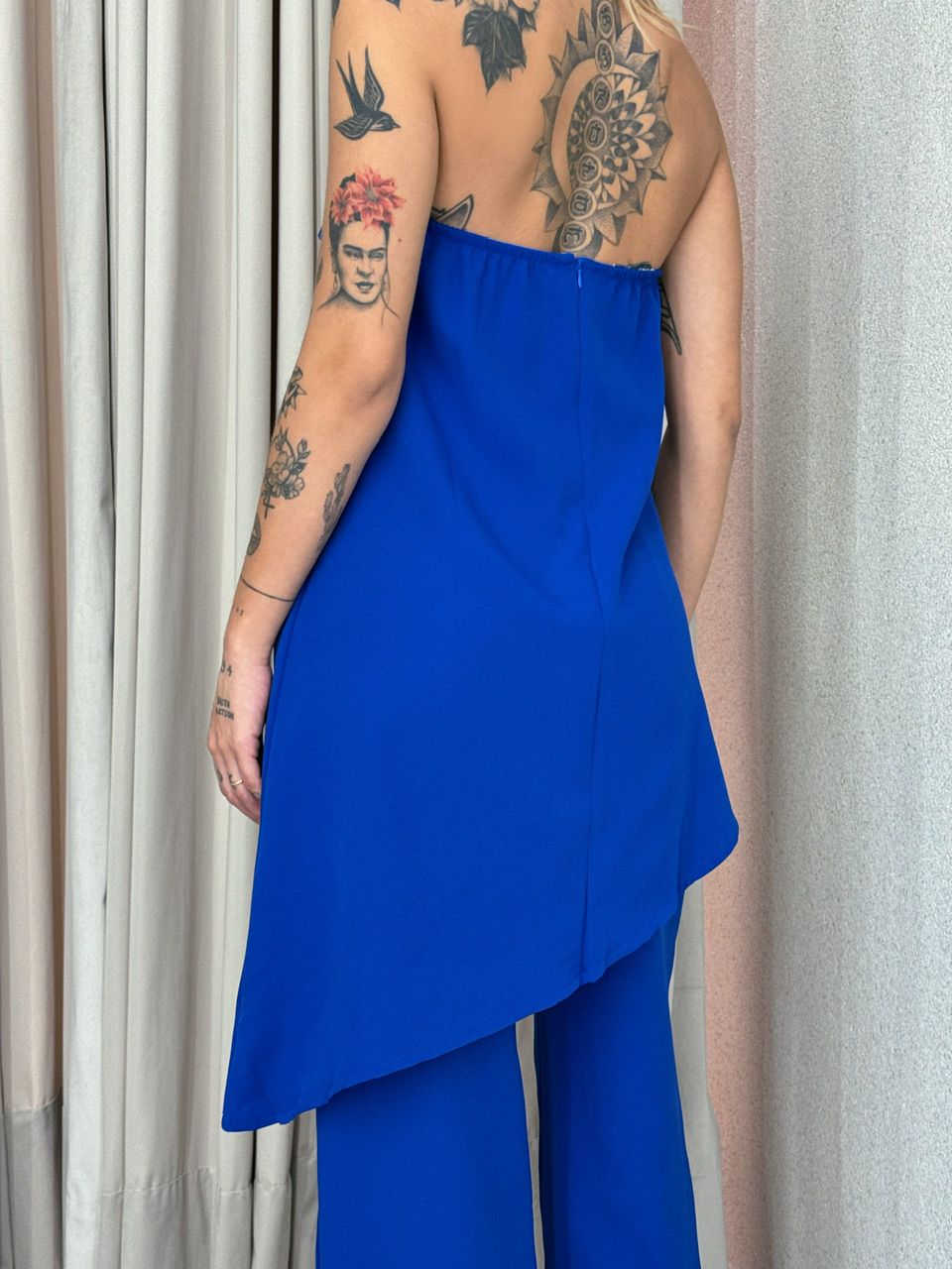 CONJUNTO MIRELLA BLUSA ASSIMÉTRICA AZUL