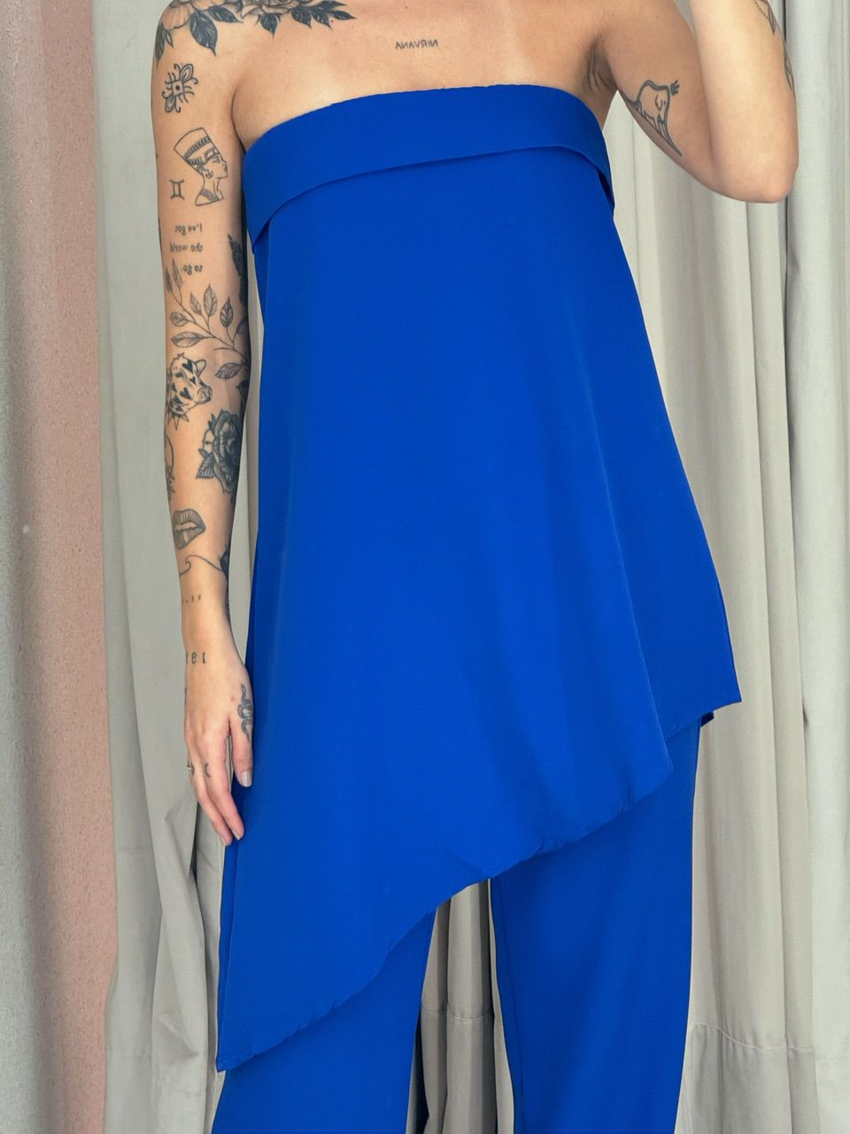 CONJUNTO MIRELLA BLUSA ASSIMÉTRICA AZUL