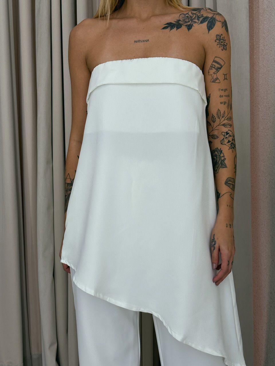 CONJUNTO MIRELLA BLUSA ASSIMÉTRICA OFF