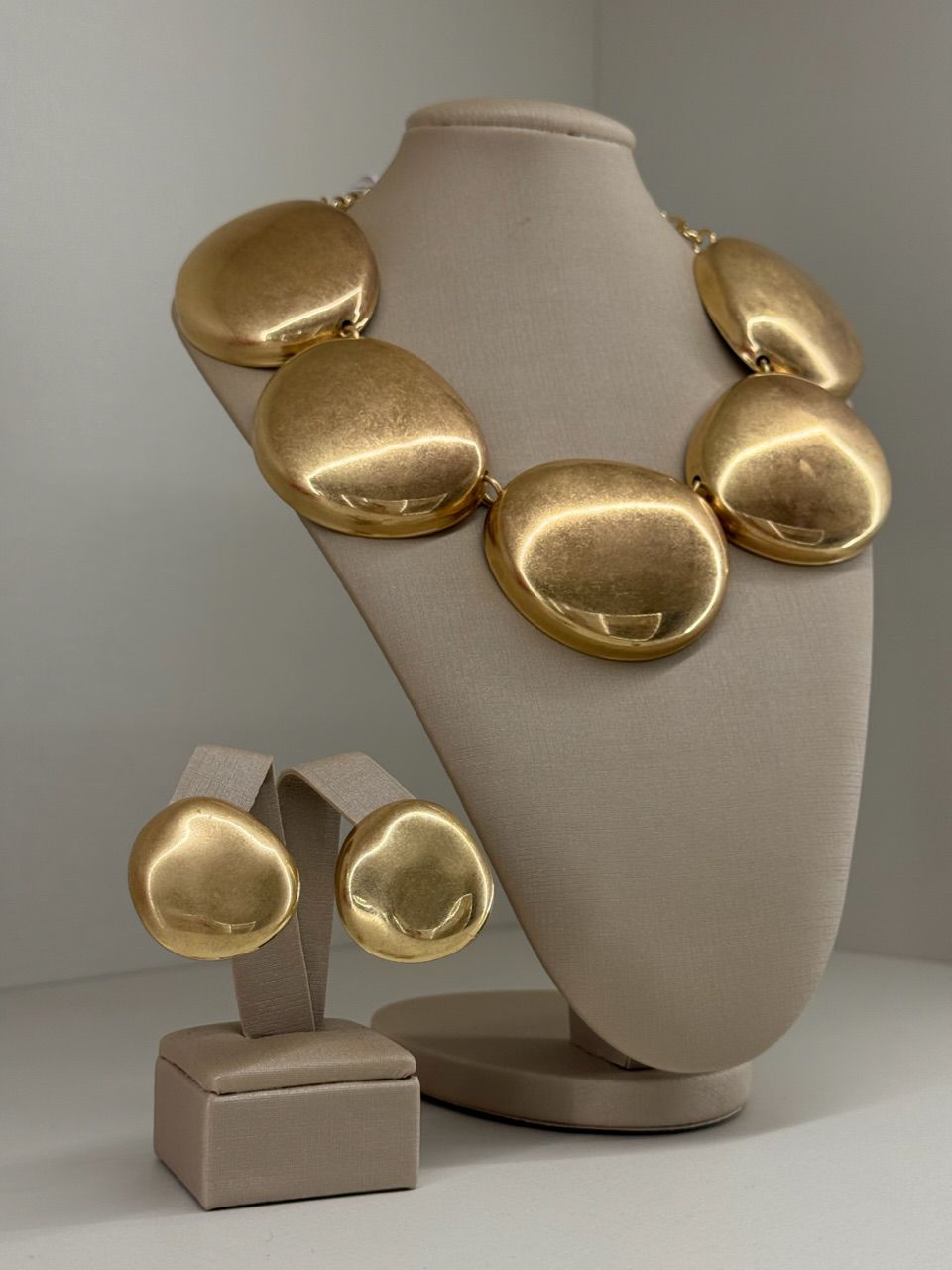 CONJUNTO LAILA COLAR BRINCO DOURADO